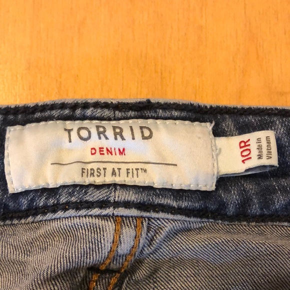 Torrid Slim Bootcut Jeans Size 10R - Picture 3 of 10